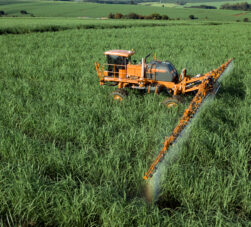 como evitar deriva na pulverização agrícola