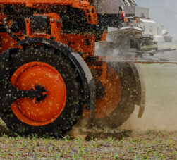 Adubação de precisão: aplicação a lanço ou na linha