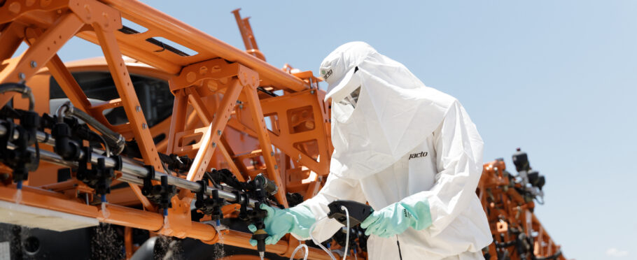 Manutenção preventiva do pulverizador deve ser feita com EPIs